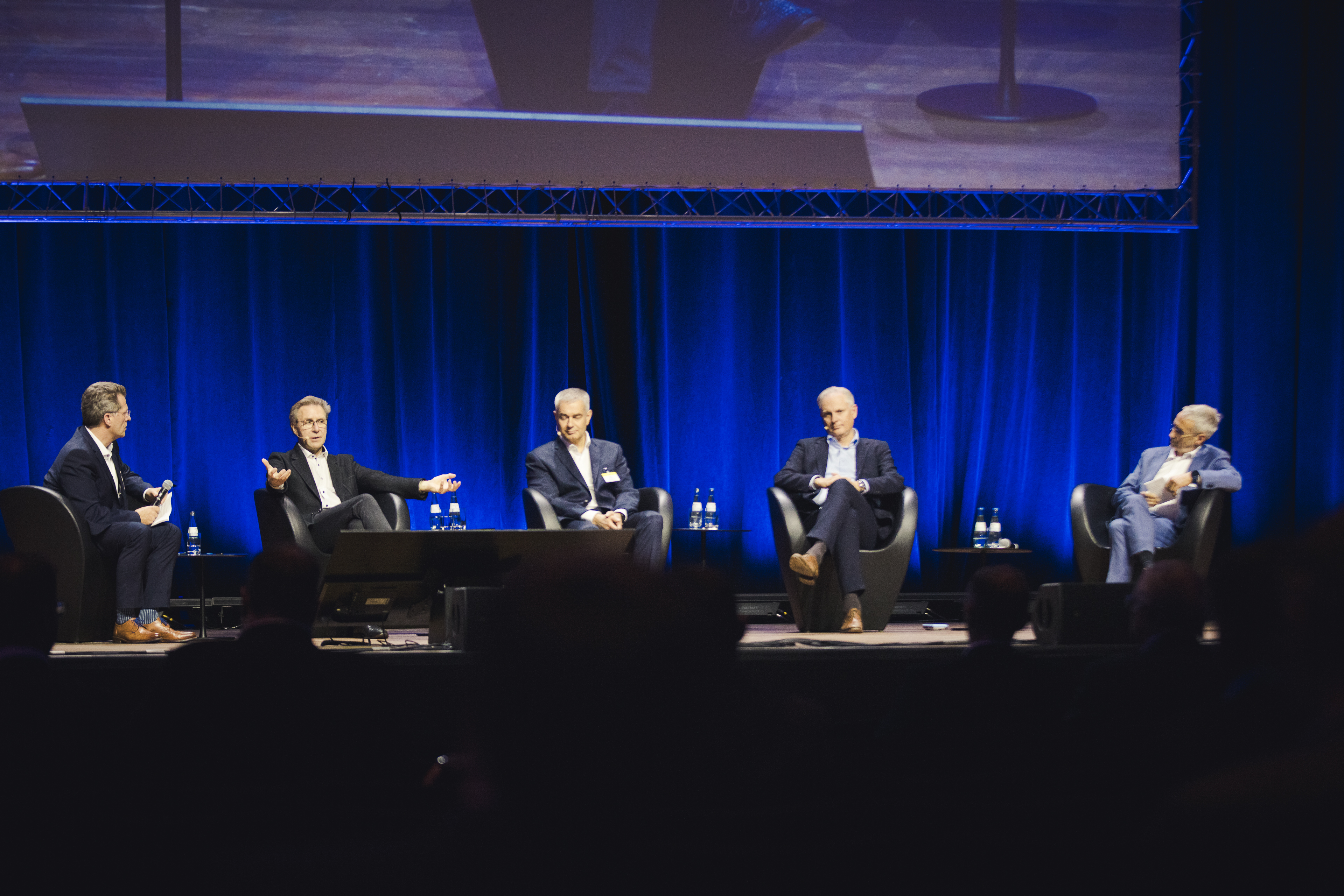 Closing discussion with Stephan Durach, Prof. Dr. Ralf G. Herrtwich, and Nikolai Ardey.